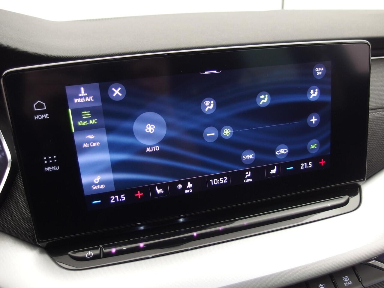 Skoda OCTAVIA Combi 1.5 e-TSI 150PK Business Edition Plus AUTOMAAT / HUD / VIRTUAL / STOELVERW / CAMERA / DAB+ / CARPLAY / CRUISE / PDC / FULL LED