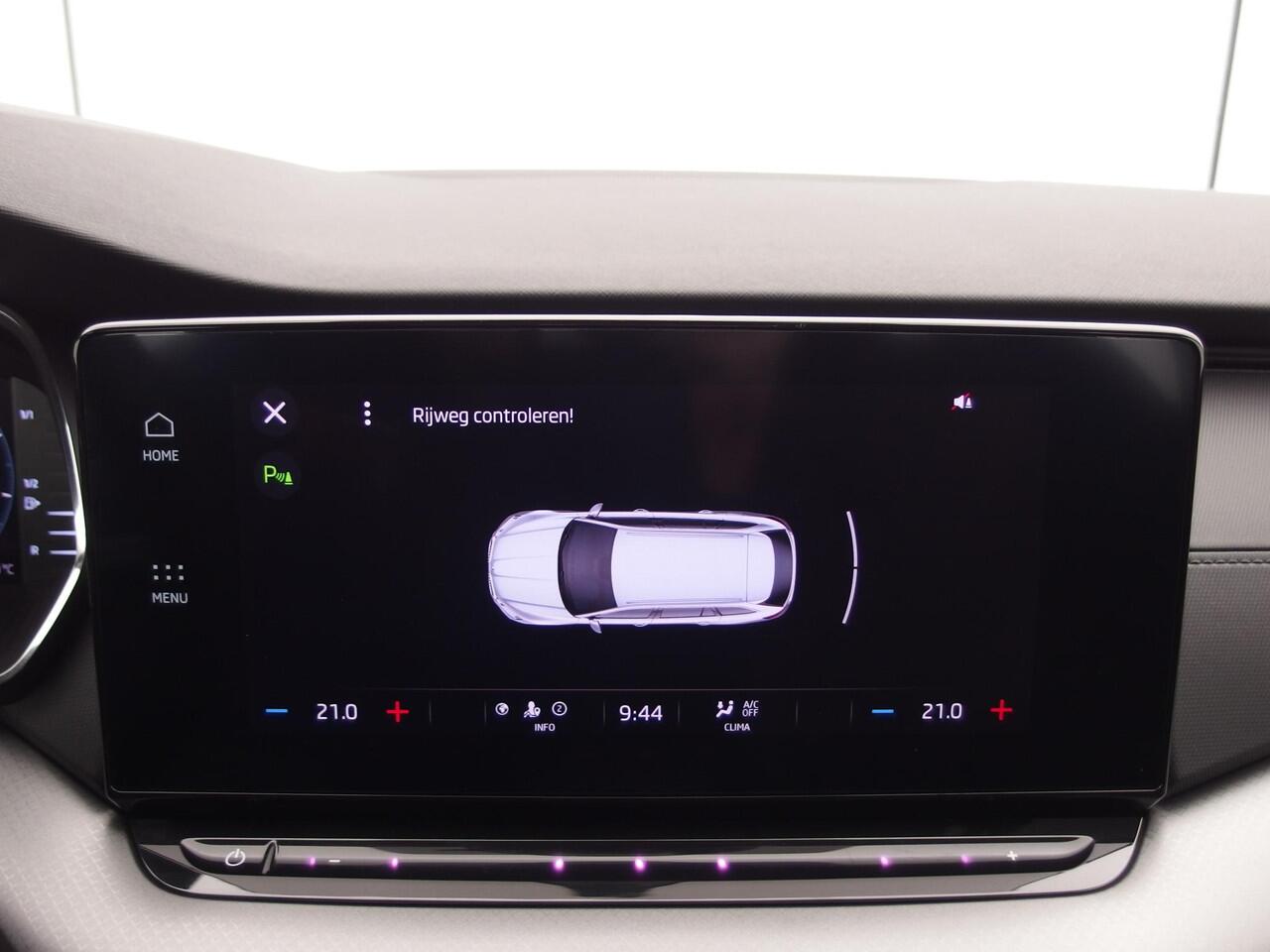 Skoda OCTAVIA Combi 1.0 TSI Business Edition TREKHAAK / FULL LED / CARPLAY / DAB+ / PDC / NAVI / CLIMA / ELEK KOFFER / NL-AUTO