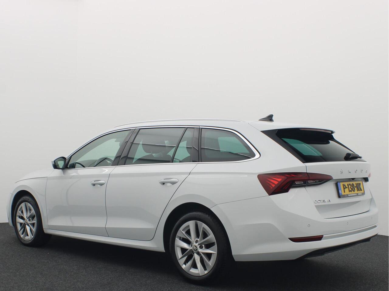 Skoda OCTAVIA Combi 2.0 TDI AUTOMAAT / FULL LED / KEYLESS / VIRTUAL / CARPLAY / CAMERA / STOELVERW / HEAD-UP