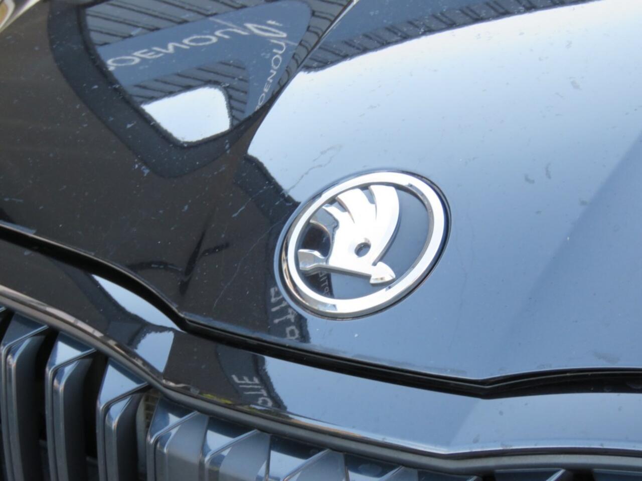 Skoda OCTAVIA 1.0 e-TSI DSG-aut. Sport Business / Sportstoelen / Navi / Zwarte hemel / BOVAG garantie