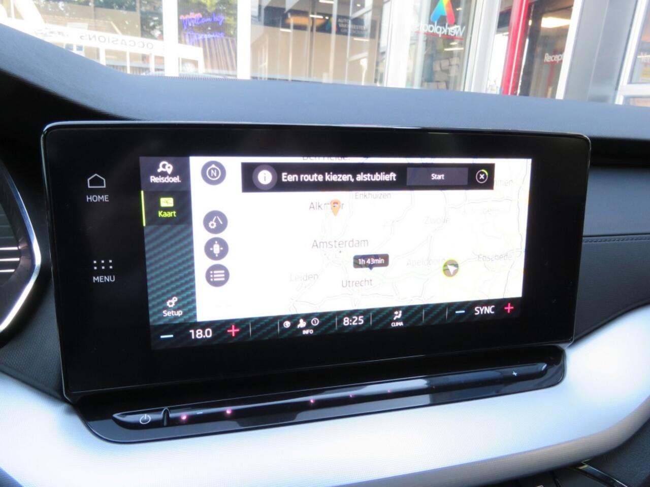 Skoda OCTAVIA 1.0 e-TSI DSG-aut. Sport Business / Sportstoelen / Navi / Zwarte hemel / BOVAG garantie