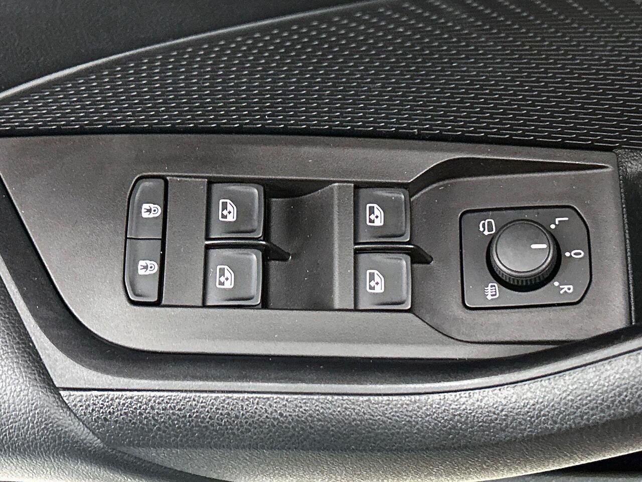 Skoda OCTAVIA 1.0 TSI Business Edition Navigatie Airco Cruise Control Lichtmetalen velgen