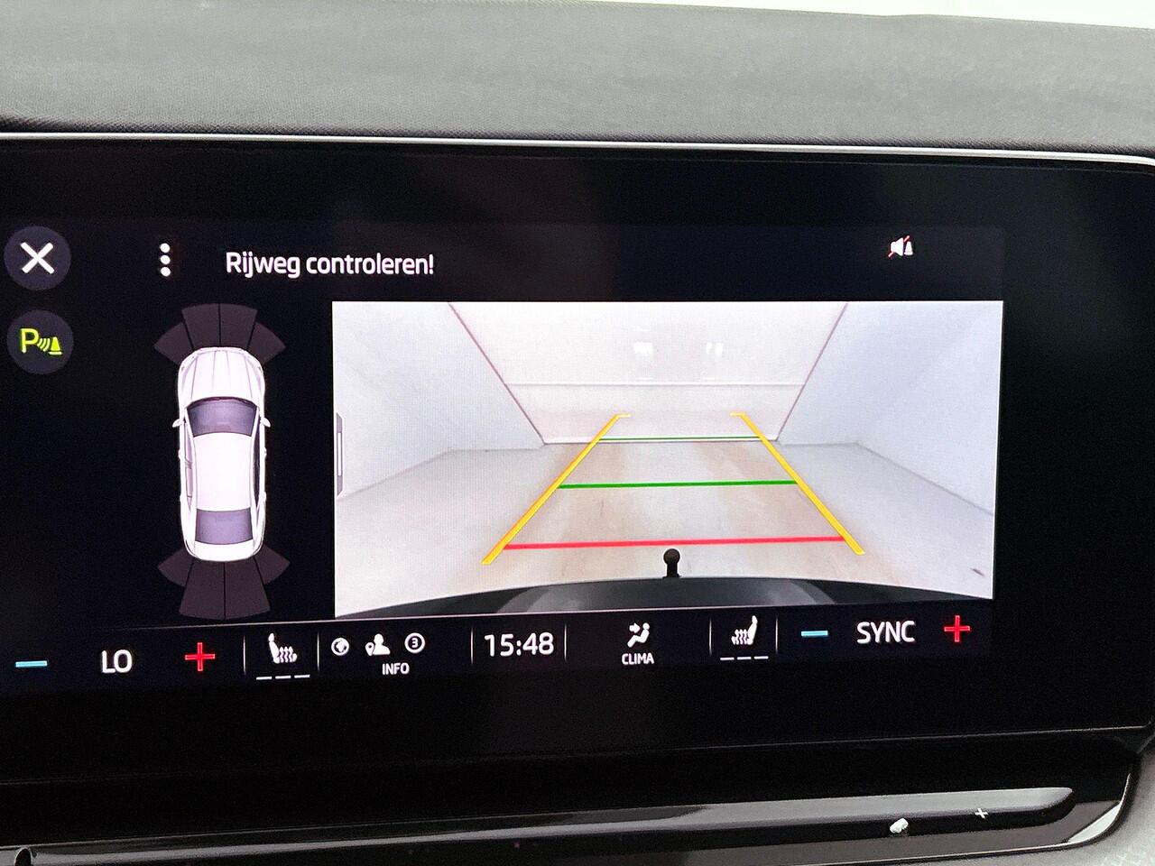 Skoda OCTAVIA 1.0 TSI Business Edition Navigatie Airco Cruise Control Lichtmetalen velgen