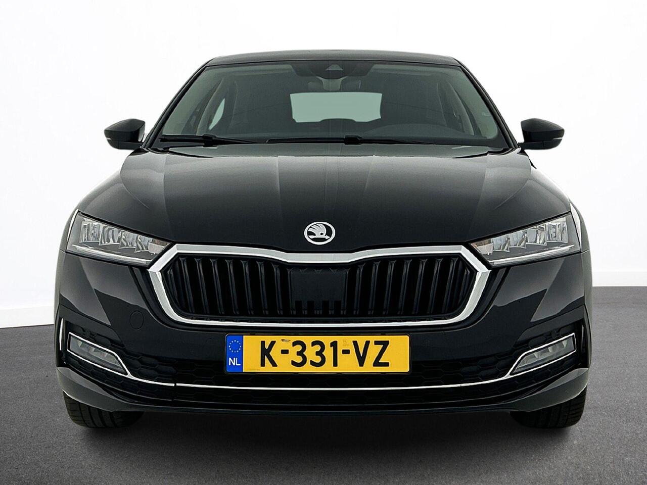 Skoda OCTAVIA 1.0 TSI Business Edition Navigatie Airco Cruise Control Lichtmetalen velgen