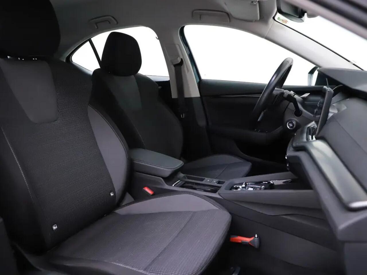 Skoda OCTAVIA 1.0 e-TSI Business Edition