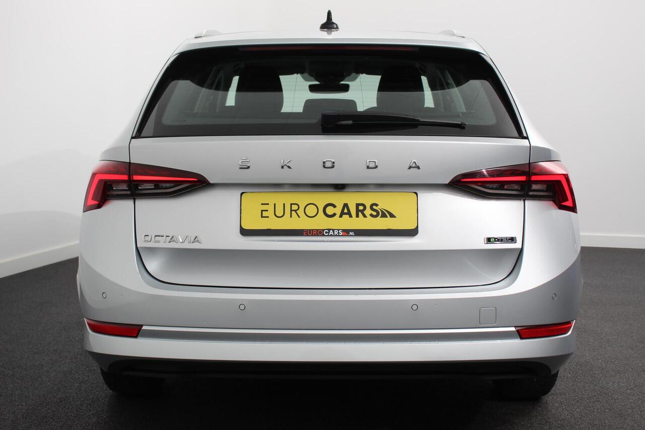 Skoda OCTAVIA Combi 1.0 e-TSI 110pk MHEV DSG Style | Navigatie | Apple Carplay/Android Auto | Parkeersensor achter | Camera | Adaptive Cruise Control | Stoelverwarming | Ledverlichting | Climate Control