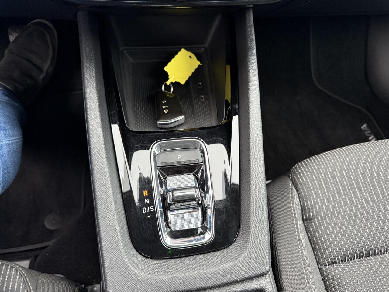 Skoda OCTAVIA Combi 1.0 e-TSI Business Edition Automaat Carplay Virtual Cockpit