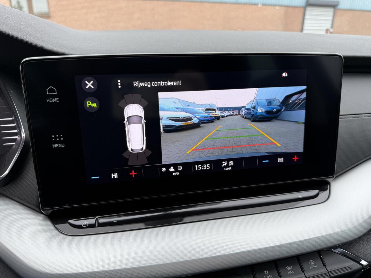 Skoda OCTAVIA Combi 1.0 e-TSI Business Edition Automaat Carplay Virtual Cockpit