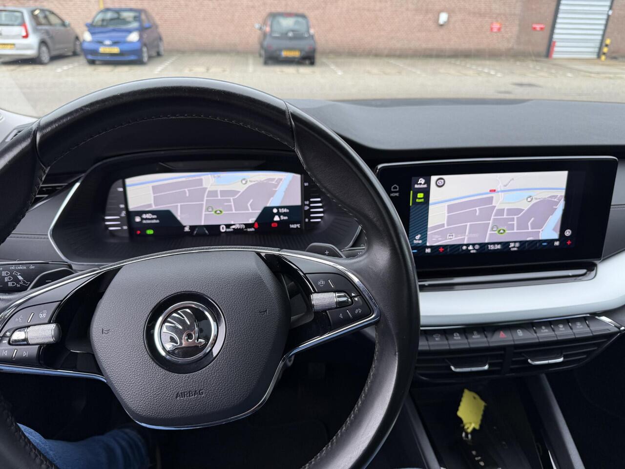 Skoda OCTAVIA Combi 1.0 e-TSI Business Edition Automaat Carplay Virtual Cockpit