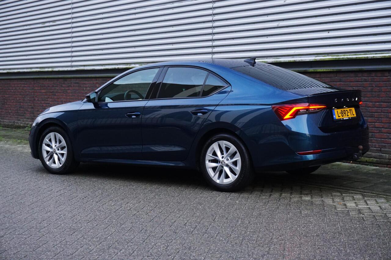 Skoda OCTAVIA 1.0 TSI Sport Business/Trekhaak/17Inch.LMV/ Digitaal Dashboard.