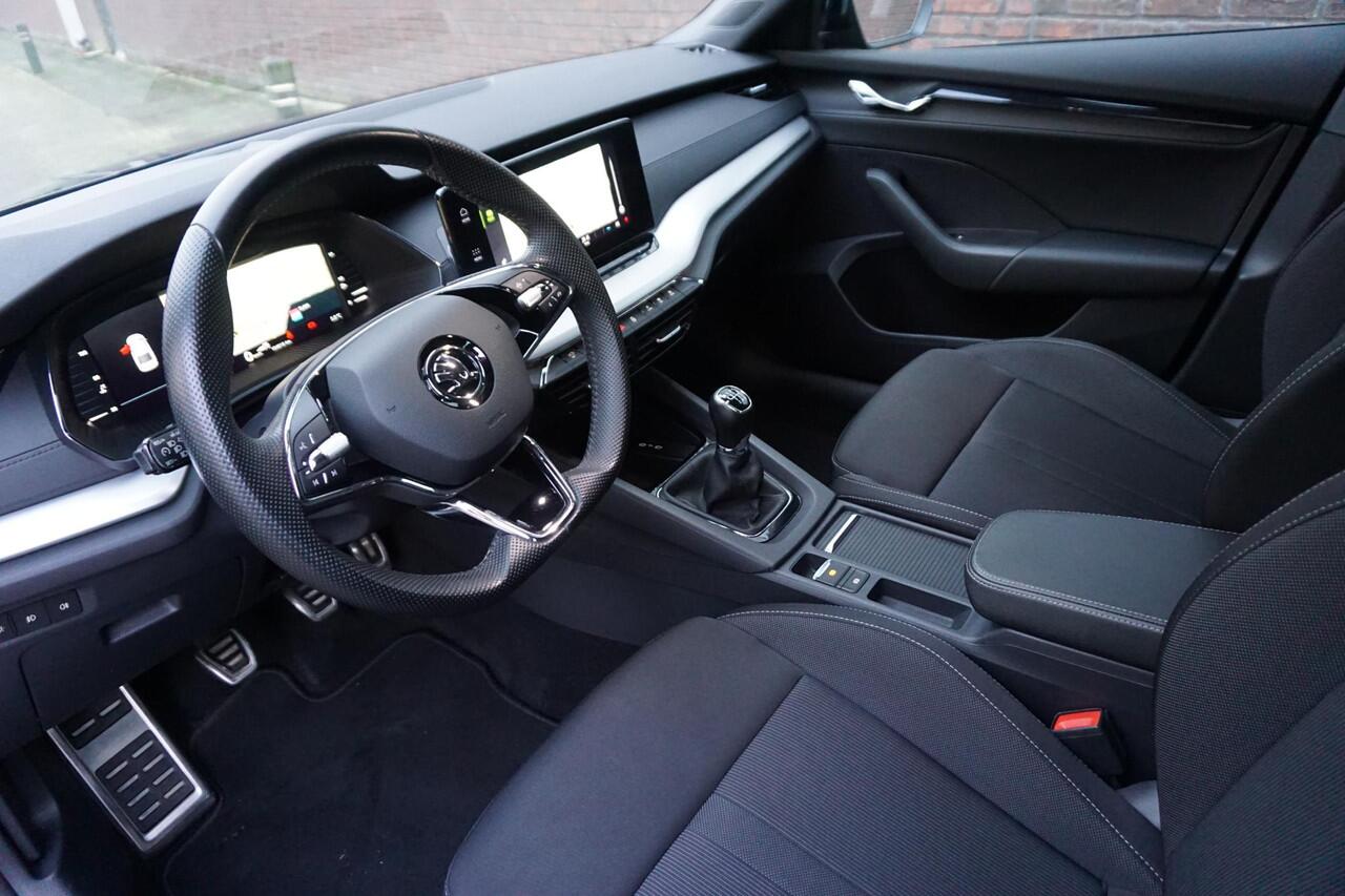 Skoda OCTAVIA 1.0 TSI Sport Business/Trekhaak/17Inch.LMV/ Digitaal Dashboard.