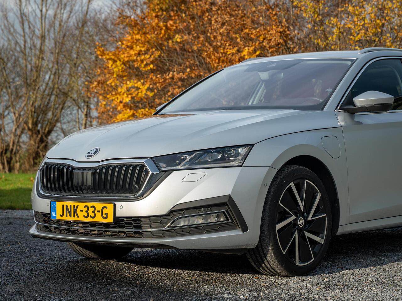 Skoda OCTAVIA Combi 1.4 TSI iV PHEV Business Edition Plus // panorama dak