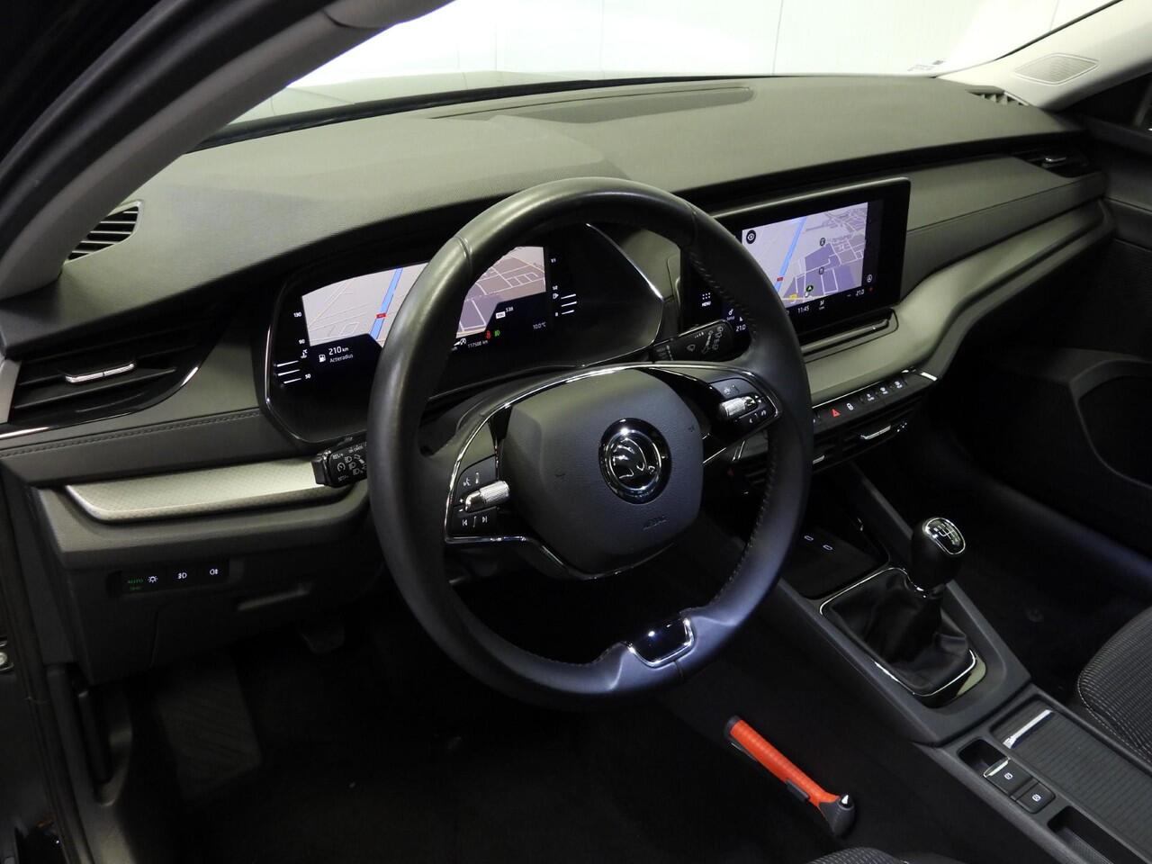 Skoda OCTAVIA Combi 1.0 TSI Business Edition NAVI/VIRTUAL/LED/TREKH/18"LMV!