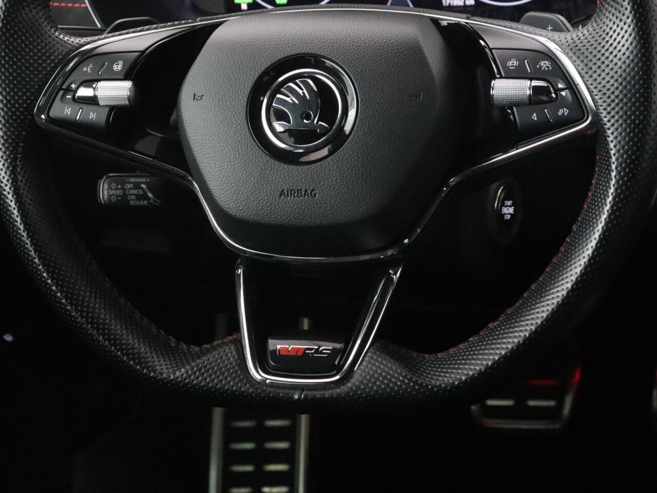 Skoda OCTAVIA 1.4 TSI RS iV PHEV Business | Stoelverwarming | Adaptive cruise | Matrix LED | Side Assist | Camera | Carplay | Navigatie | Sfeerverlichting | Virtual Cockpit | Sportstoelen | Plug In