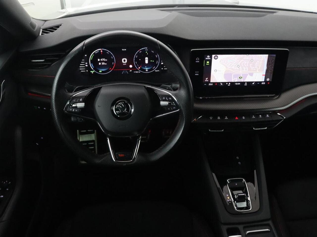 Skoda OCTAVIA 1.4 TSI RS iV PHEV Business | Stoelverwarming | Adaptive cruise | Matrix LED | Side Assist | Camera | Carplay | Navigatie | Sfeerverlichting | Virtual Cockpit | Sportstoelen | Plug In