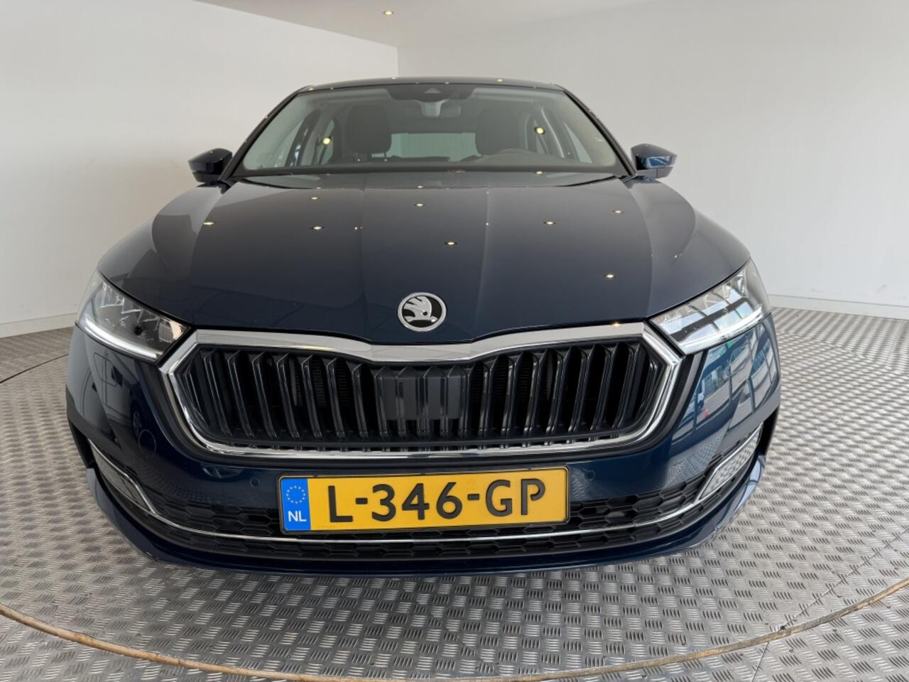 Skoda OCTAVIA 1.0 TSI Style Apple/Android, Stoelverwarming