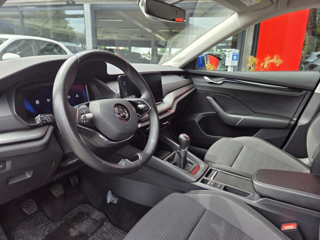 Skoda OCTAVIA Combi 110pk TSI Business Edition | Climate | Navi | Elec. Achterkl.
