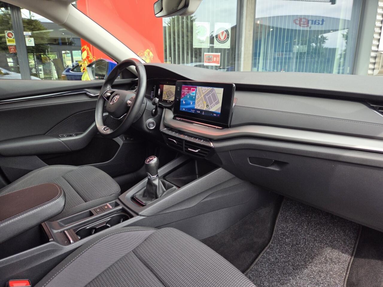 Skoda OCTAVIA Combi 110pk TSI Business Edition | Climate | Navi | Elec. Achterkl.