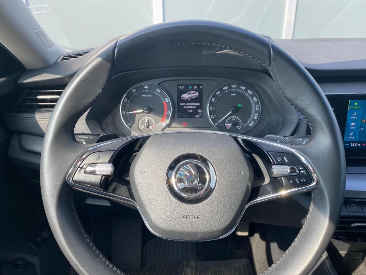 Skoda OCTAVIA Combi 1.5 e-TSI 150pk DSG Business Edition | Camera | 18"Lmv | C