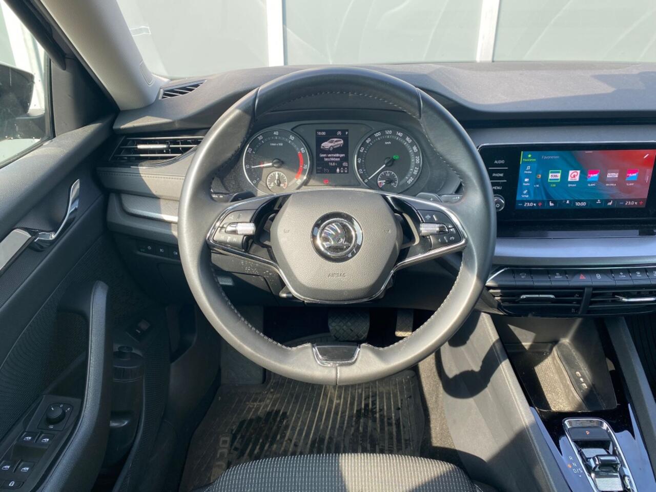 Skoda OCTAVIA Combi 1.5 e-TSI 150pk DSG Business Edition | Camera | 18"Lmv | C