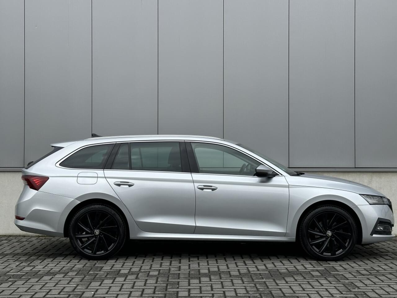 Skoda OCTAVIA Combi 1.4 TSI iV BnsEd. STANDKACHEL NAVI PDC CR CONTROL ELEK PAKKET EC