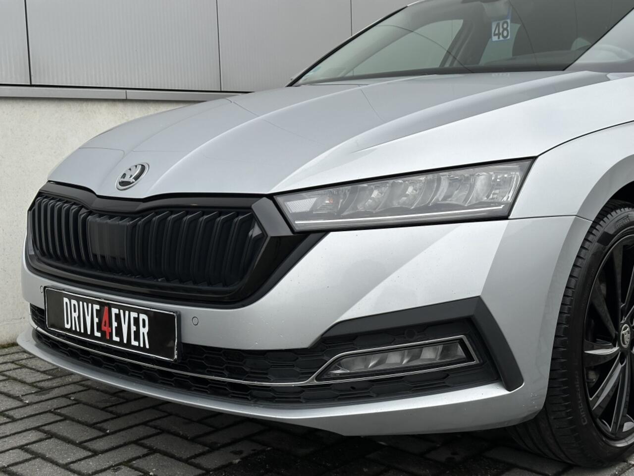 Skoda OCTAVIA Combi 1.4 TSI iV BnsEd. STANDKACHEL NAVI PDC CR CONTROL ELEK PAKKET EC