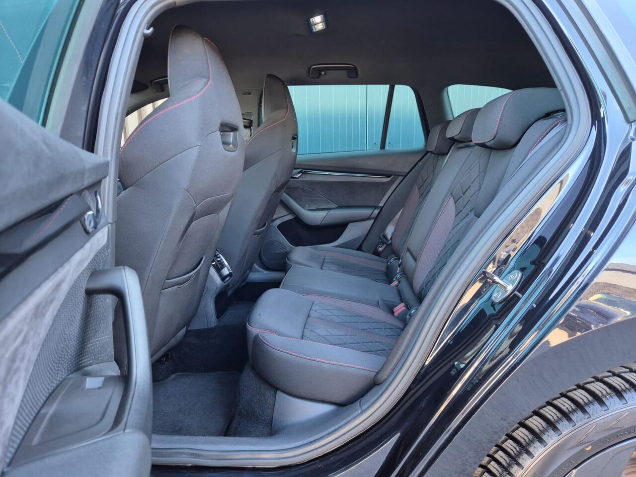 Skoda OCTAVIA Combi 1.4 TSI 245pk RS iV PHEV Business | Matrix | Virtual | Carplay | Stuur - stoelverw.