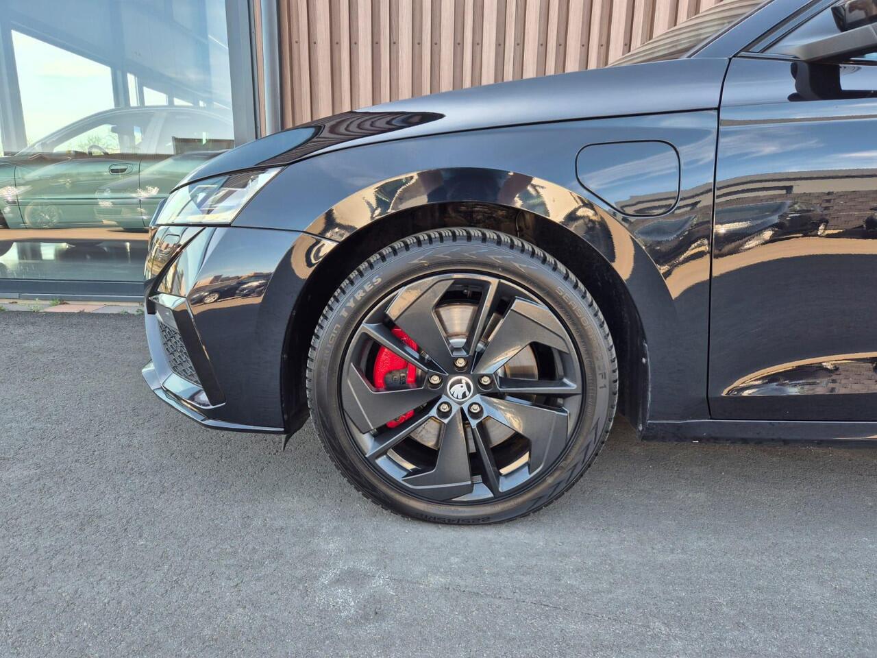 Skoda OCTAVIA Combi 1.4 TSI 245pk RS iV PHEV Business | Matrix | Virtual | Carplay | Stuur - stoelverw.