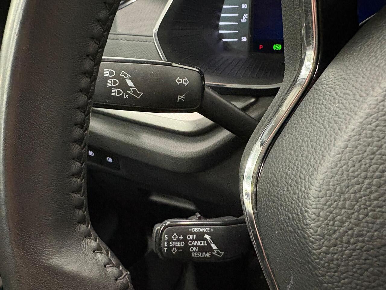 Skoda OCTAVIA Combi 1.0 e-TSI Business Edition Navigatie Apple Carplay/Android Auto Parkeersensoren Adaptive Cruise Control Virtual Cockpit Full Led Climate Control Lichtmetalen velgen
