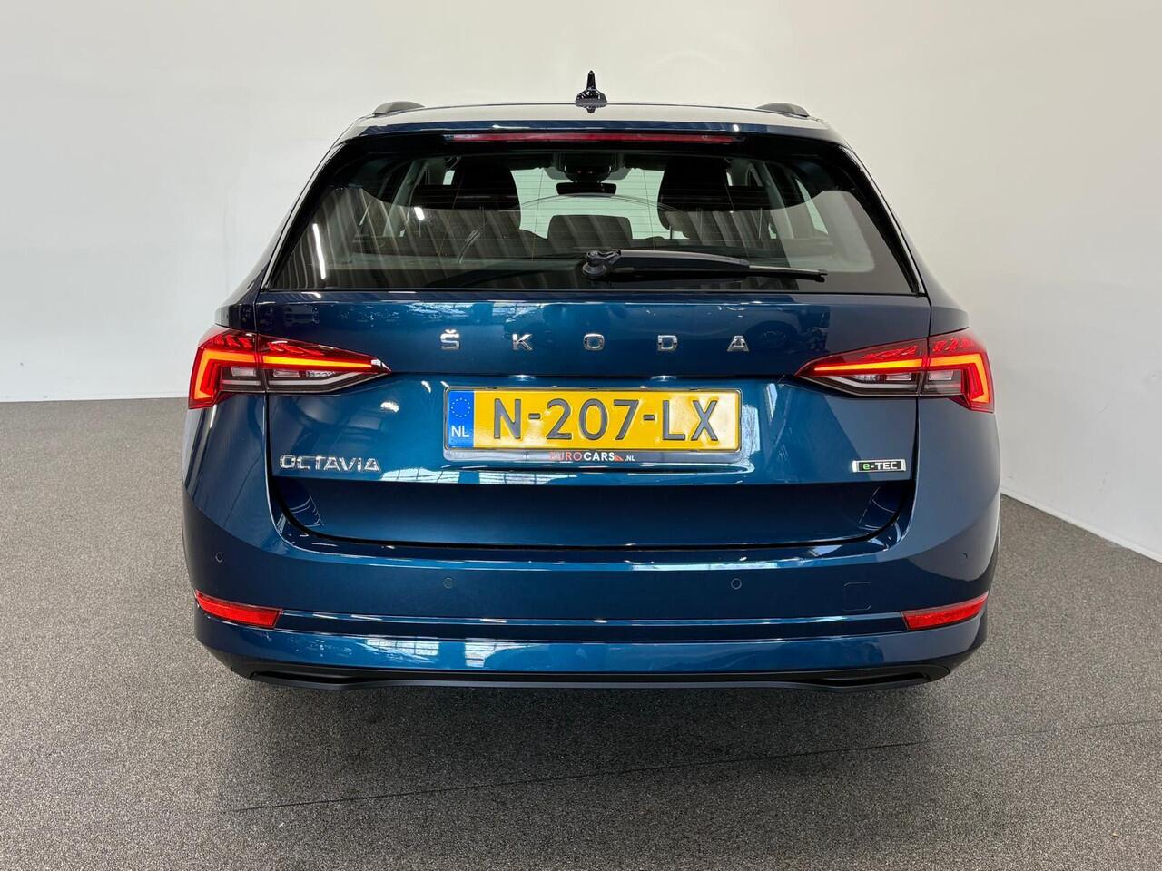 Skoda OCTAVIA Combi 1.0 e-TSI Business Edition Navigatie Apple Carplay/Android Auto Parkeersensoren Adaptive Cruise Control Virtual Cockpit Full Led Climate Control Lichtmetalen velgen