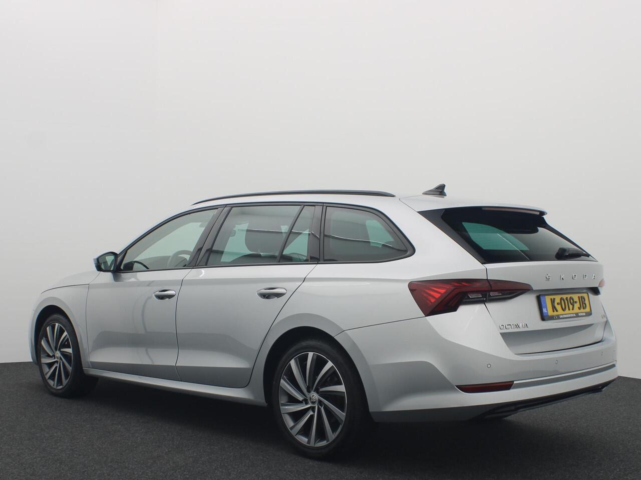 Skoda OCTAVIA Combi 1.0 e-TSI Business Edition AUTOMAAT / STOELVERW / VIRTUAL / CARPLAY / FULL LED / PDC / NL-AUTO