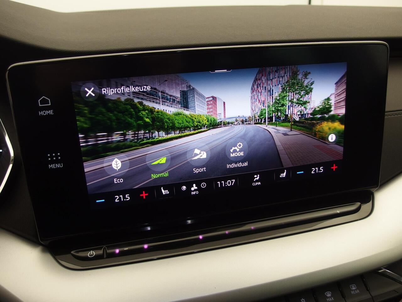 Skoda OCTAVIA Combi 1.0 e-TSI Business Edition AUTOMAAT / STOELVERW / VIRTUAL / CARPLAY / FULL LED / PDC / NL-AUTO