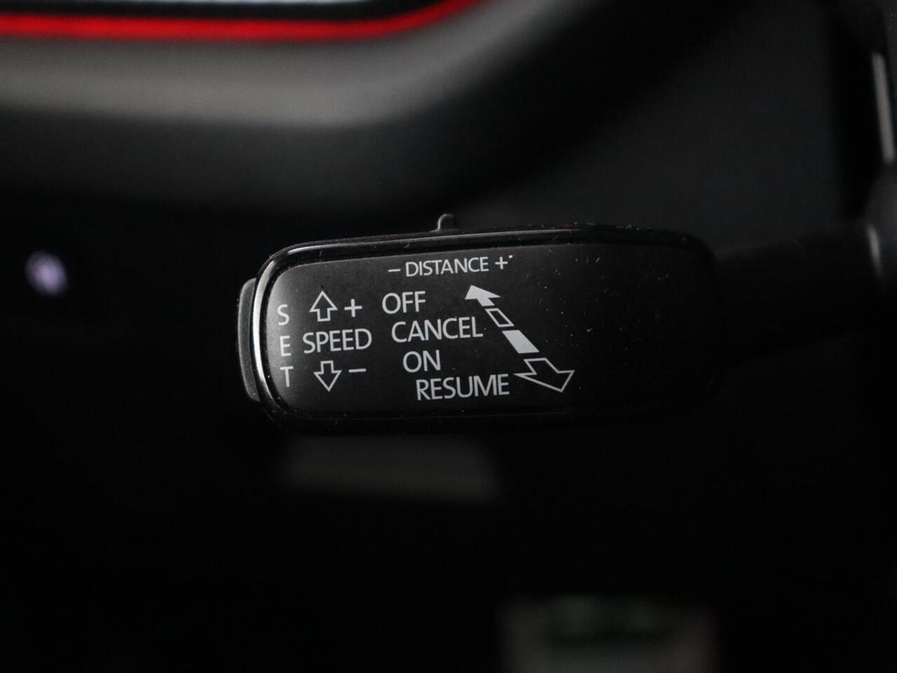 Skoda OCTAVIA 1.4 TSI RS iV PHEV | Stoelverwarming | Head-Up | Matrix LED | Sfeerverlichting | Adaptive cruise | Side Assist | Carplay | Sportstoelen | Achterbankverwarming | Camera | Navigatie | Plug In