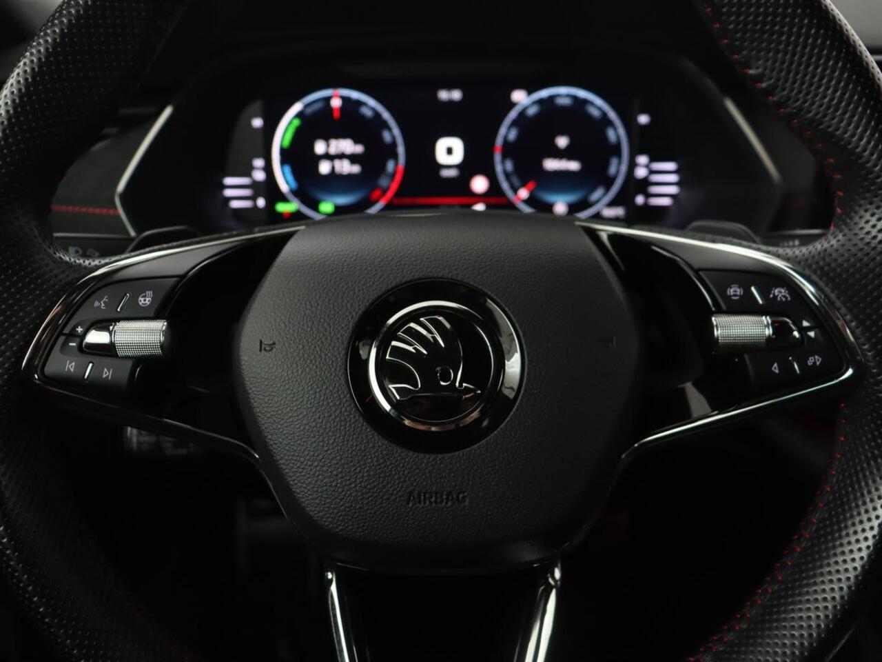 Skoda OCTAVIA 1.4 TSI RS iV PHEV | Stoelverwarming | Head-Up | Matrix LED | Sfeerverlichting | Adaptive cruise | Side Assist | Carplay | Sportstoelen | Achterbankverwarming | Camera | Navigatie | Plug In