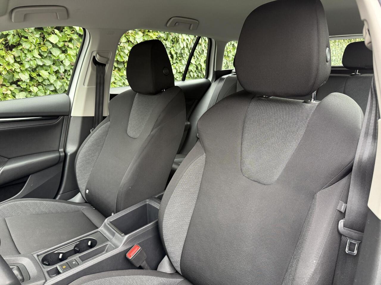 Skoda OCTAVIA Combi 1.0 TSI Business Edition | Airco | Cruise Control | LMV | Trekhaak | APK tot 07-05-2027!