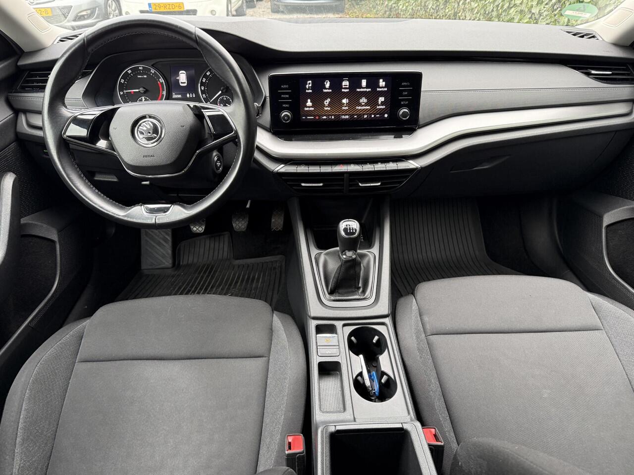 Skoda OCTAVIA Combi 1.0 TSI Business Edition | Airco | Cruise Control | LMV | Trekhaak | APK tot 07-05-2027!