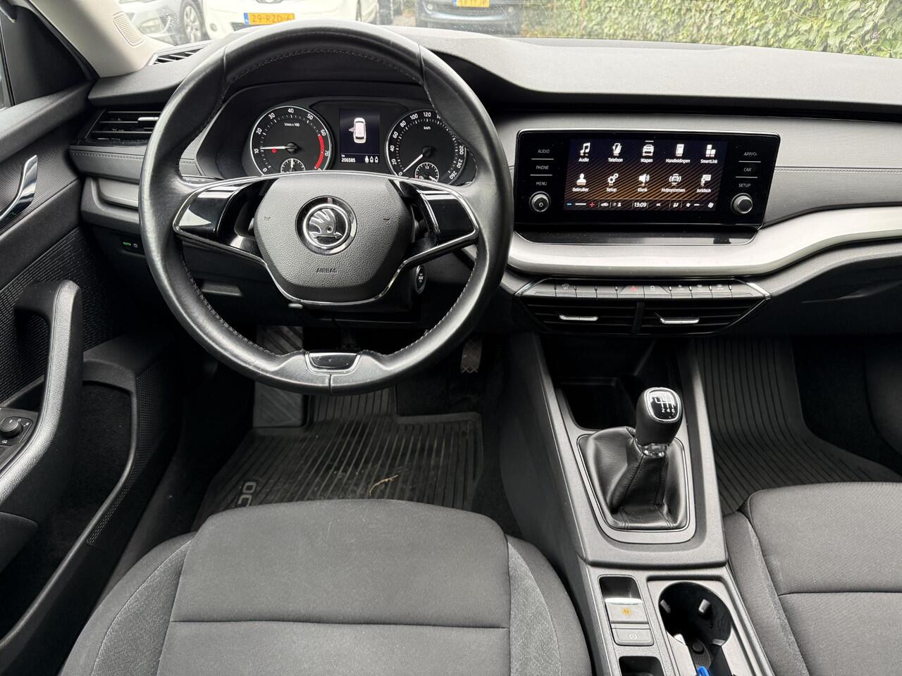 Skoda OCTAVIA Combi 1.0 TSI Business Edition | Airco | Cruise Control | LMV | Trekhaak | APK tot 07-05-2027!