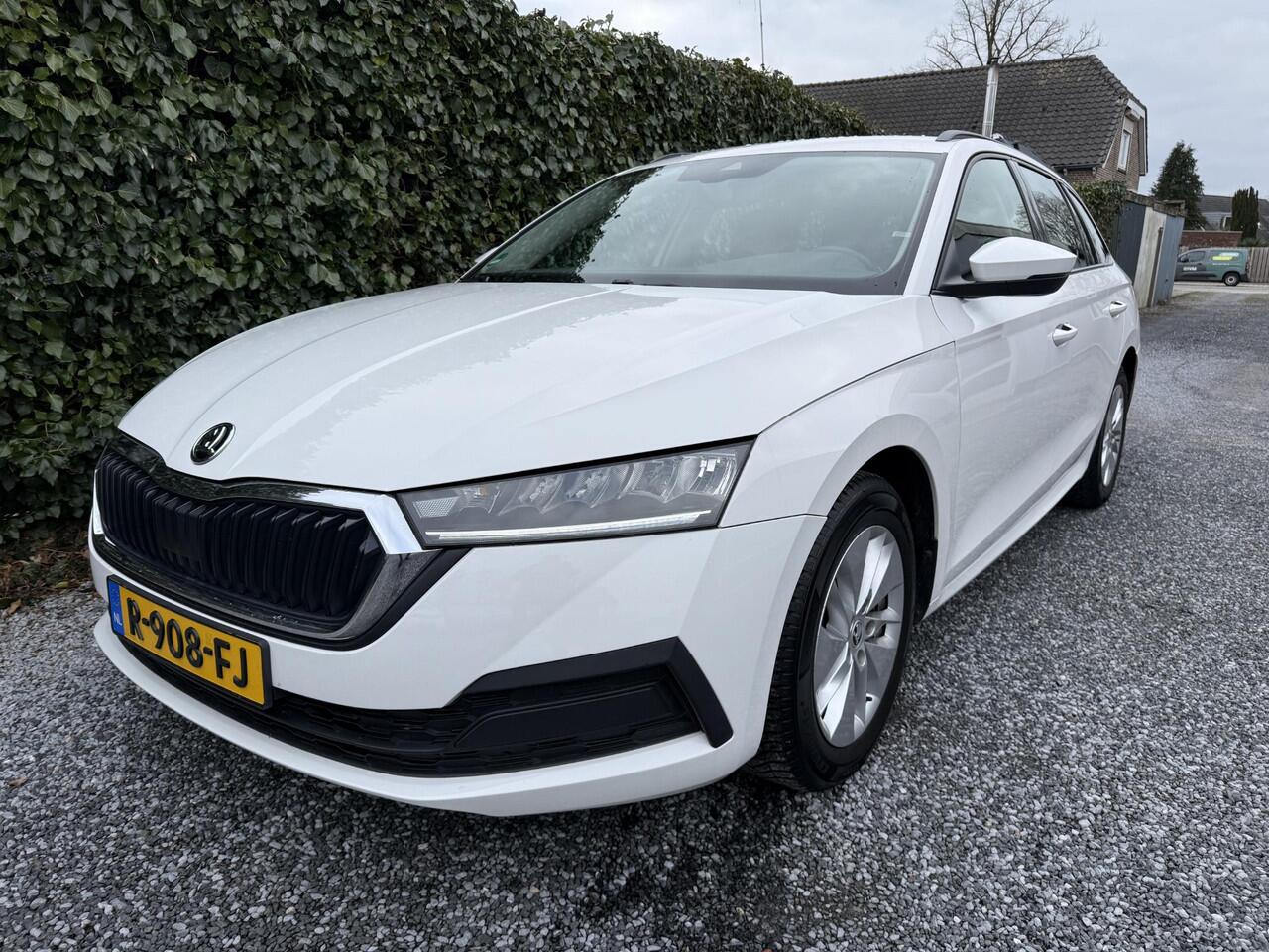 Skoda OCTAVIA Combi 1.0 TSI Business Edition | Airco | Cruise Control | LMV | Trekhaak | APK tot 07-05-2027!