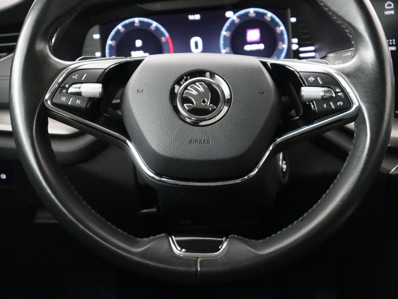 Skoda OCTAVIA 1.0 e-TSI Ambition | Stoelverwarming | Trekhaak | Carplay | Navigatie | Full LED | Parkeerhulp | Cruise control | Climate control | Bluetooth