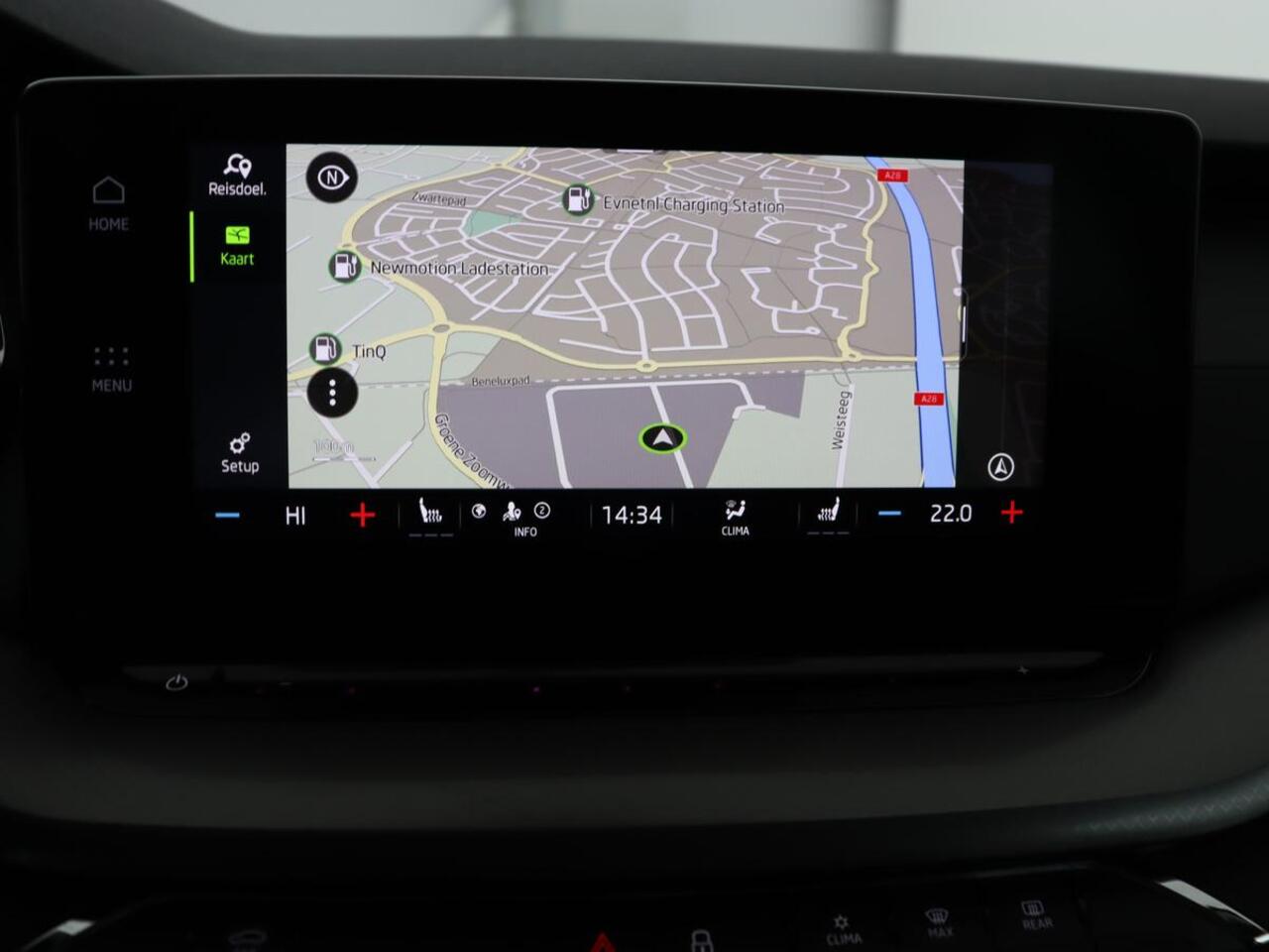 Skoda OCTAVIA 1.0 e-TSI Ambition | Stoelverwarming | Trekhaak | Carplay | Navigatie | Full LED | Parkeerhulp | Cruise control | Climate control | Bluetooth