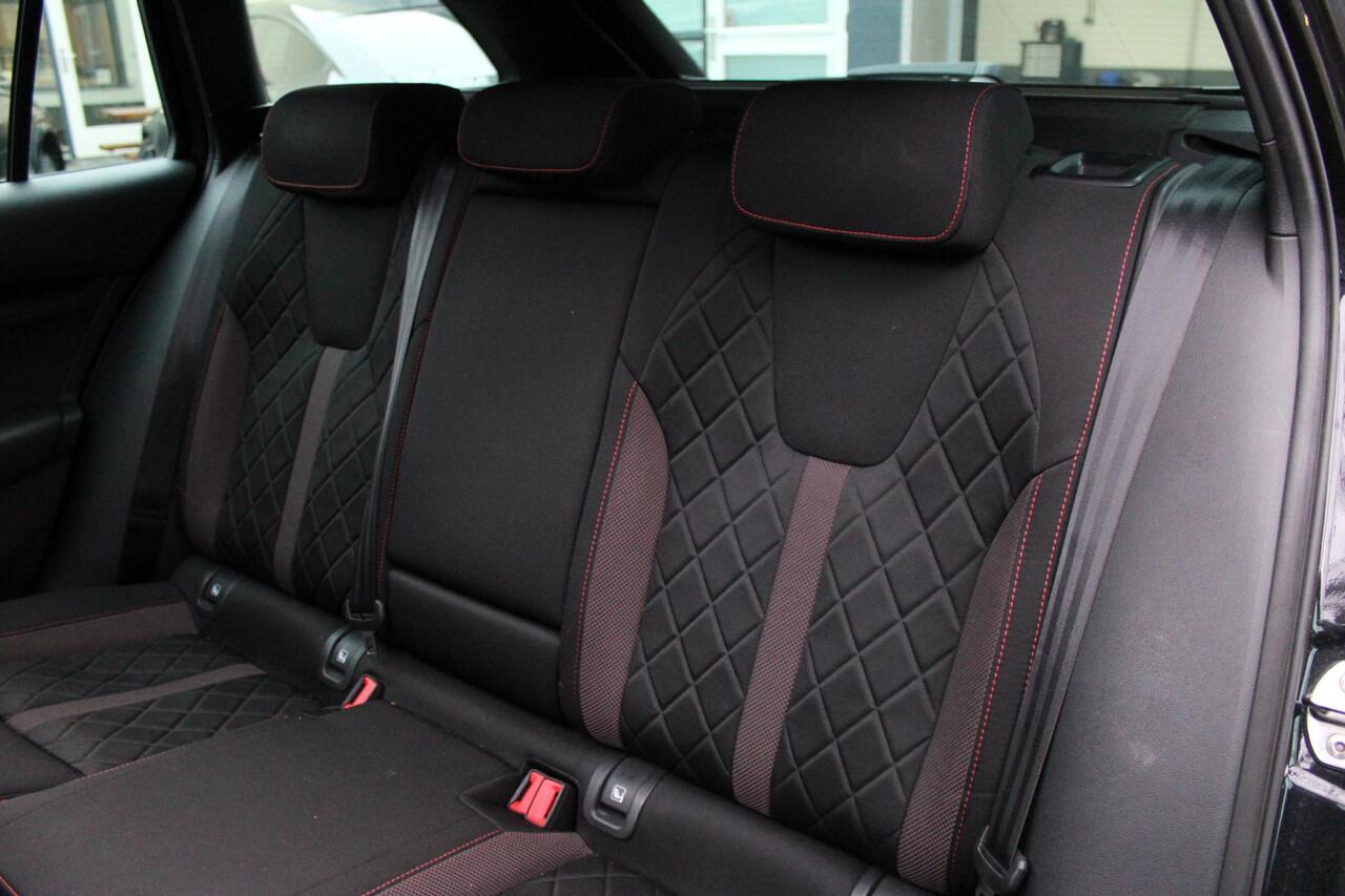 Skoda OCTAVIA Combi 2.0 TSI iV RS Panoramadak - Trekhaak - LED