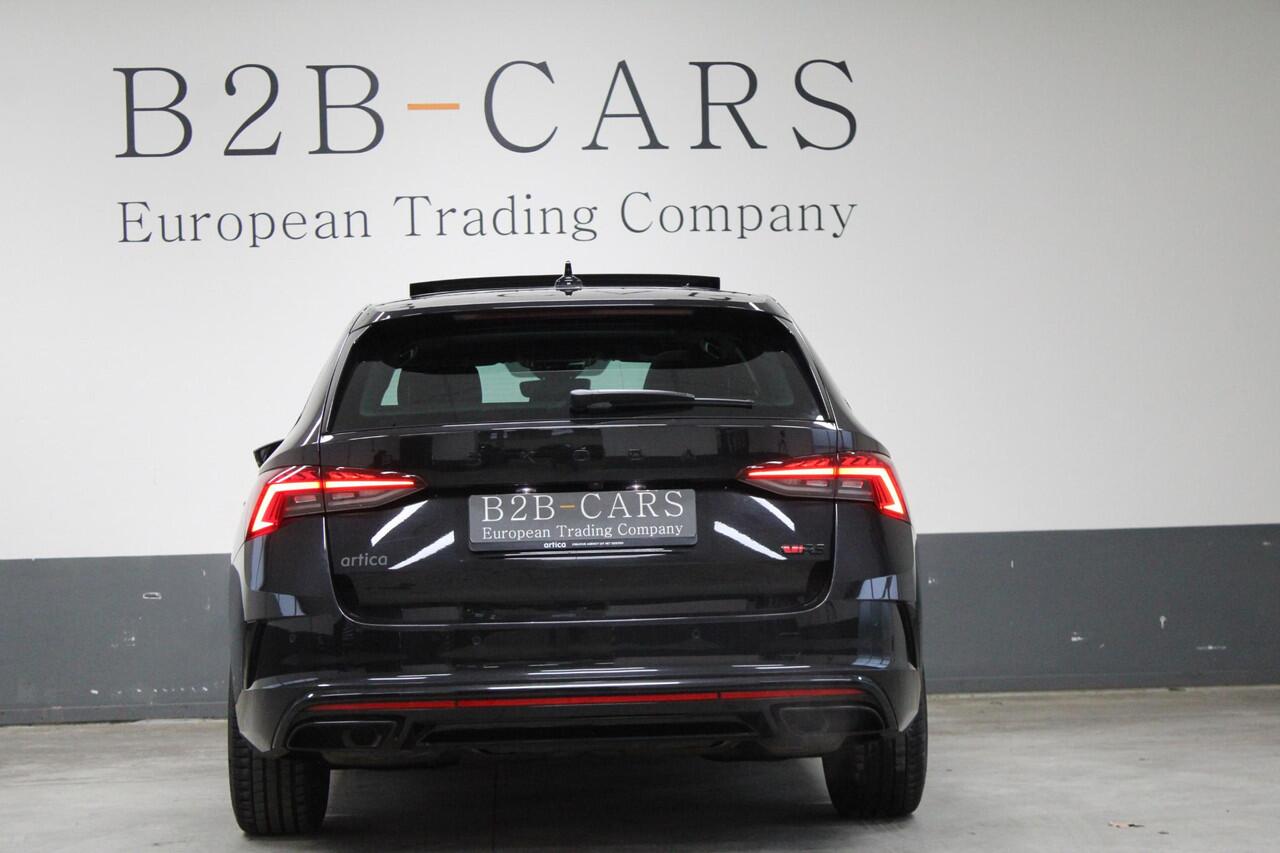 Skoda OCTAVIA Combi 2.0 TSI iV RS Panoramadak - Trekhaak - LED