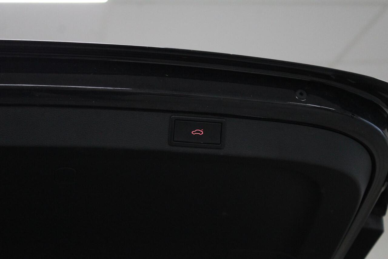 Skoda OCTAVIA Combi 2.0 TSI iV RS Panoramadak - Trekhaak - LED