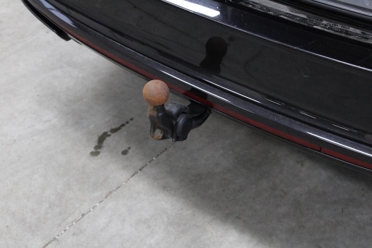 Skoda OCTAVIA Combi 2.0 TSI iV RS Panoramadak - Trekhaak - LED