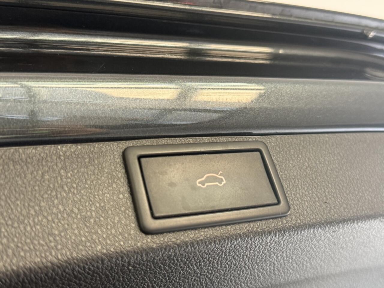 Skoda OCTAVIA Combi 1.0 TSI Business Edition Automaat