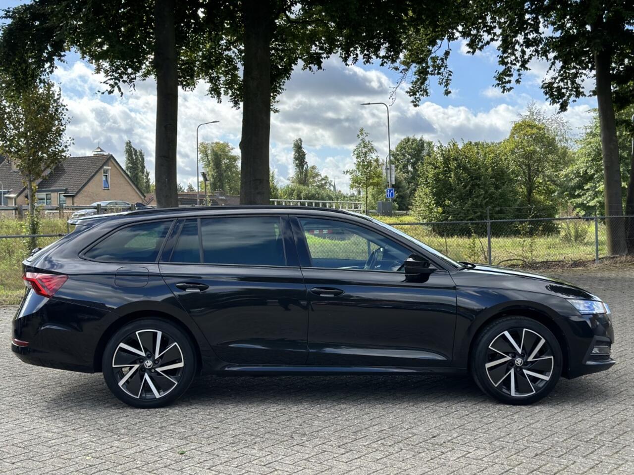 Skoda OCTAVIA Combi 1.4 TSI iV Rijk Uitgerust*Digital Dashboard*Full LED*Memory*Stoe