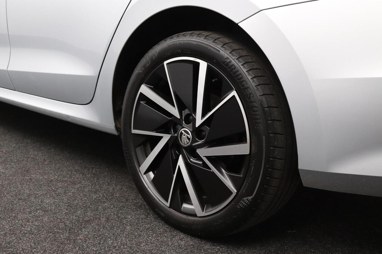 Skoda OCTAVIA Combi 1.4 TSI iV PHEV Business Edition | Stoel & Stuurverwarming | Virtual Cockpit | 18"Velgen |