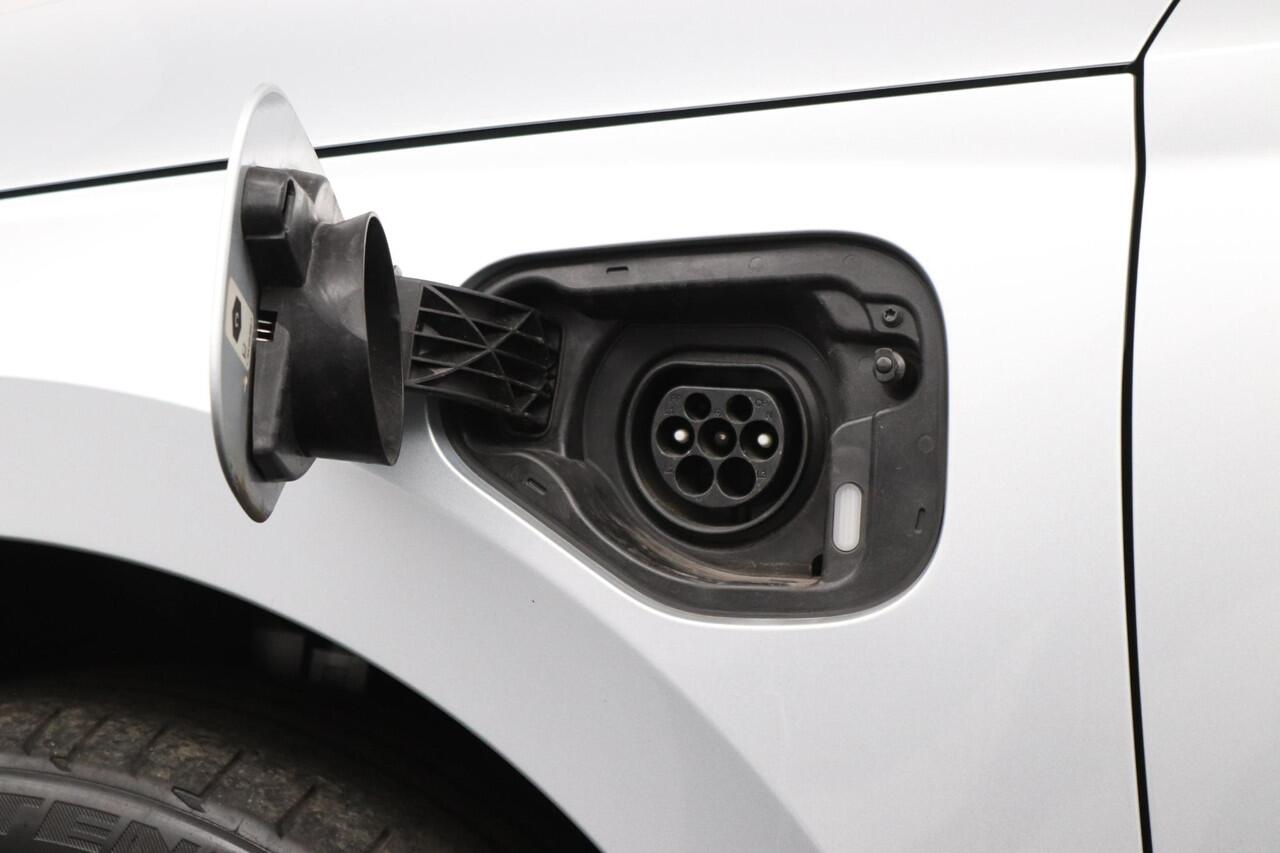 Skoda OCTAVIA Combi 1.4 TSI iV PHEV Business Edition | Stoel & Stuurverwarming | Virtual Cockpit | 18"Velgen |