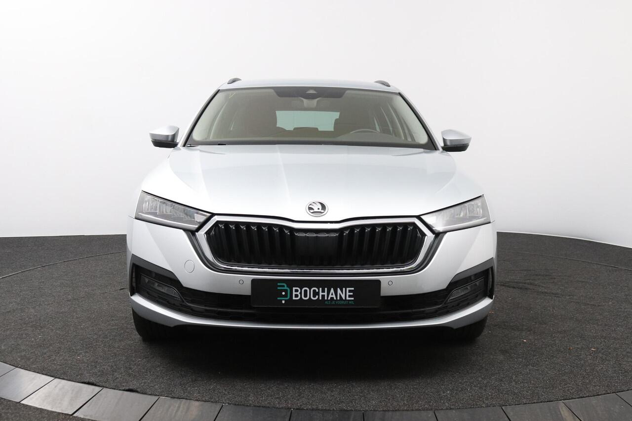 Skoda OCTAVIA Combi 1.4 TSI iV PHEV Business Edition | Stoel & Stuurverwarming | Virtual Cockpit | 18"Velgen |