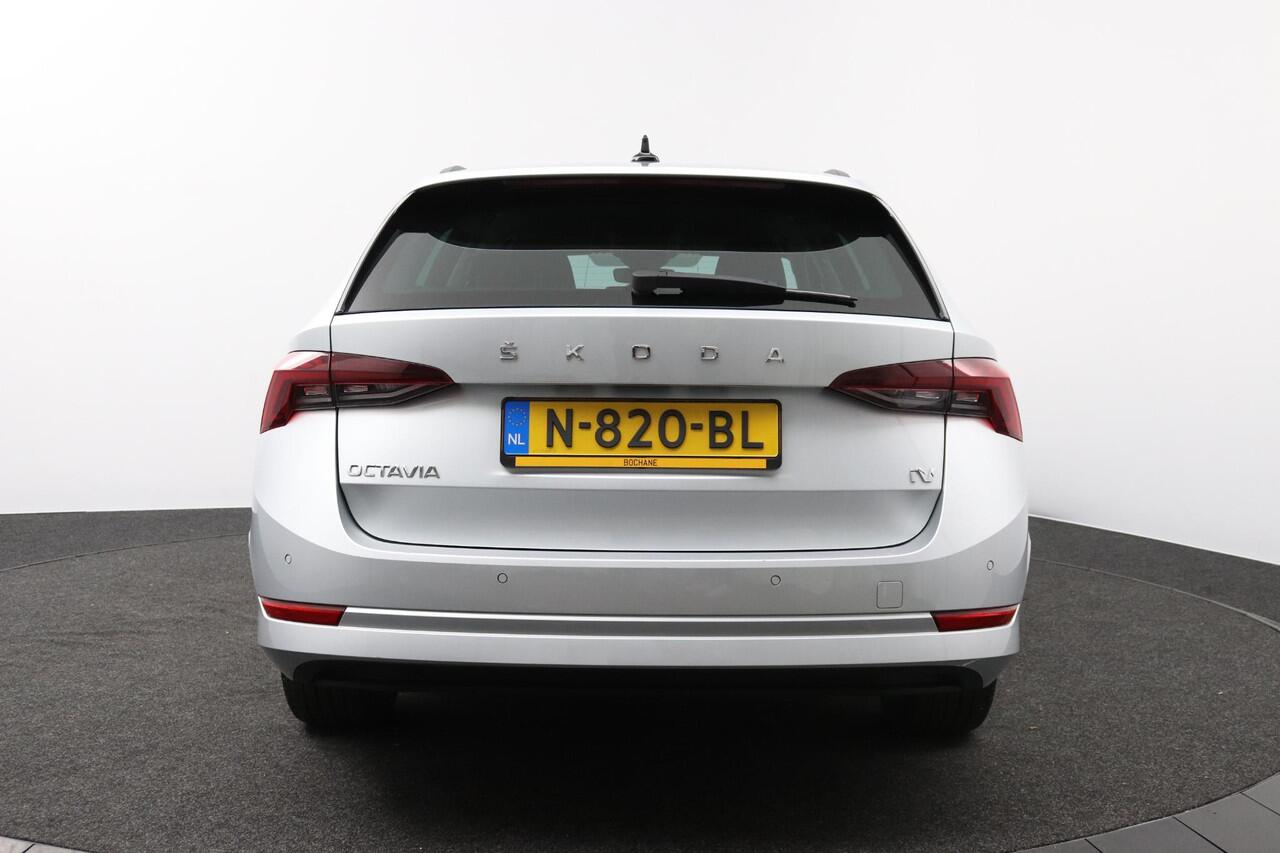 Skoda OCTAVIA Combi 1.4 TSI iV PHEV Business Edition | Stoel & Stuurverwarming | Virtual Cockpit | 18"Velgen |